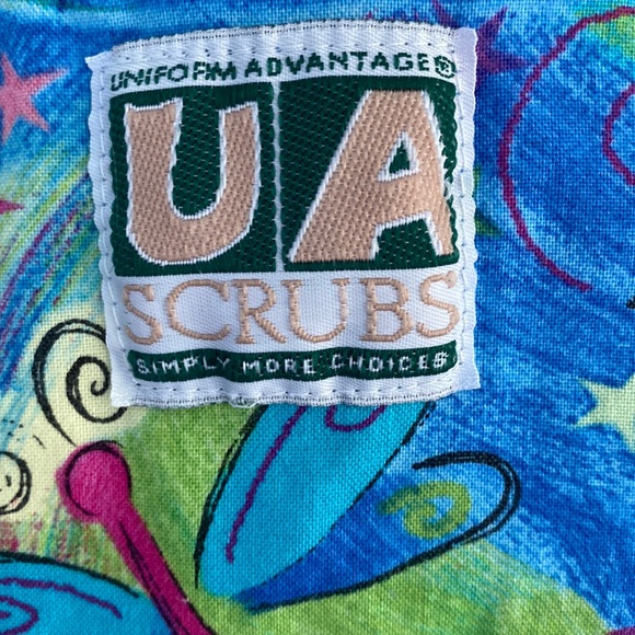 💜3/$15 UA Scrubs with Tie Back - Picture 7 of 8